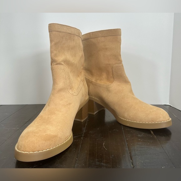 LOFT High Ankle Faux Suede Booties - Women’s Size 10 - LIKE NEW CONDITION - Picture 1 of 12